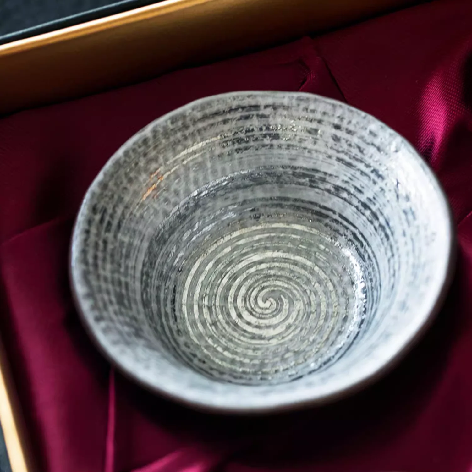Arita Ware Gold and Silver Decorative Dessert Plate Gift Set - Image 11