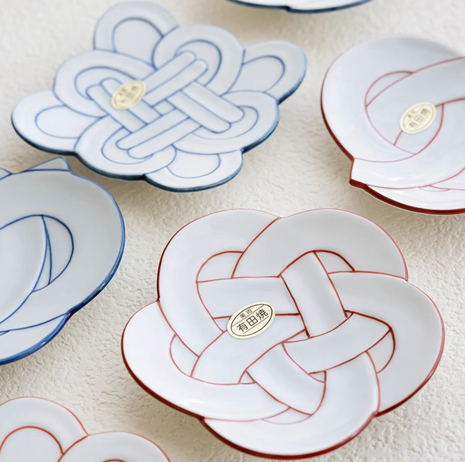 Arita Ware Hand-Painted Auspicious Knot Plate Gift Set - Image 5