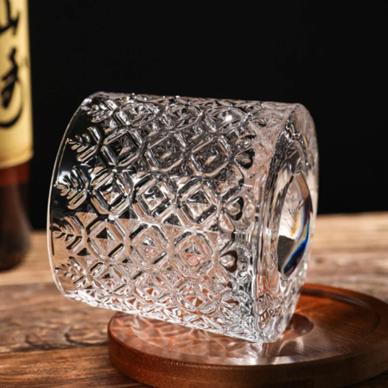 Edo Glass Handcrafted Self-Rotating Whisky Glass - Image 3