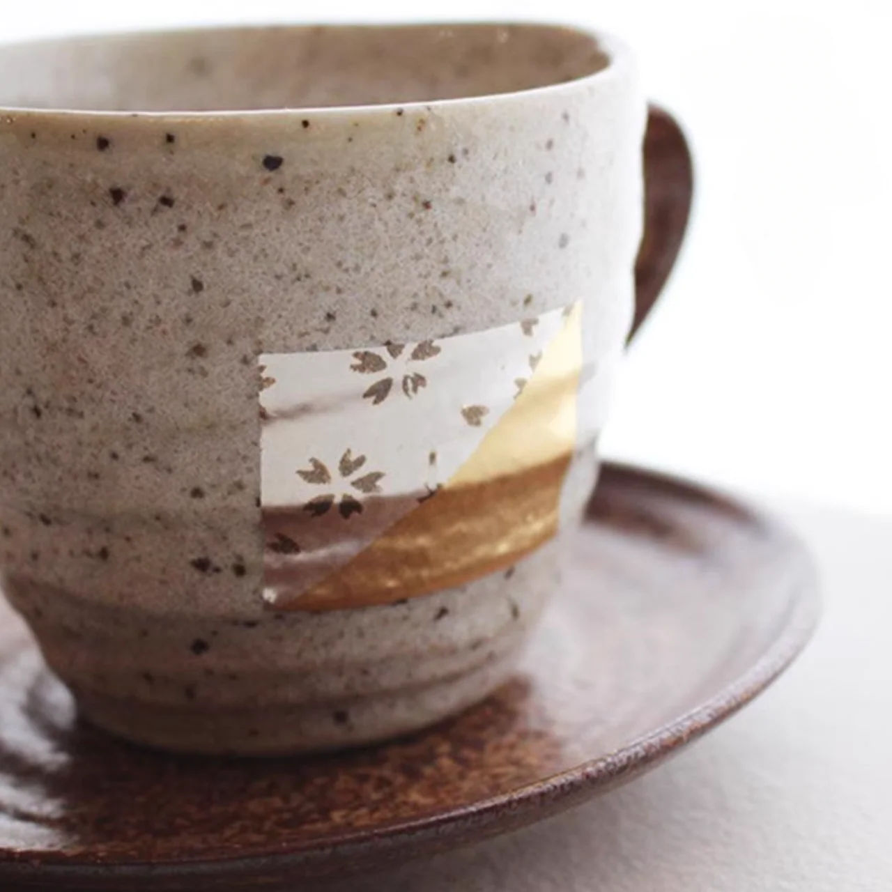 Hakuichi Handcrafted Vintage Ceramic Gold Leaf Autumn Reflection Mug Set - Image 6