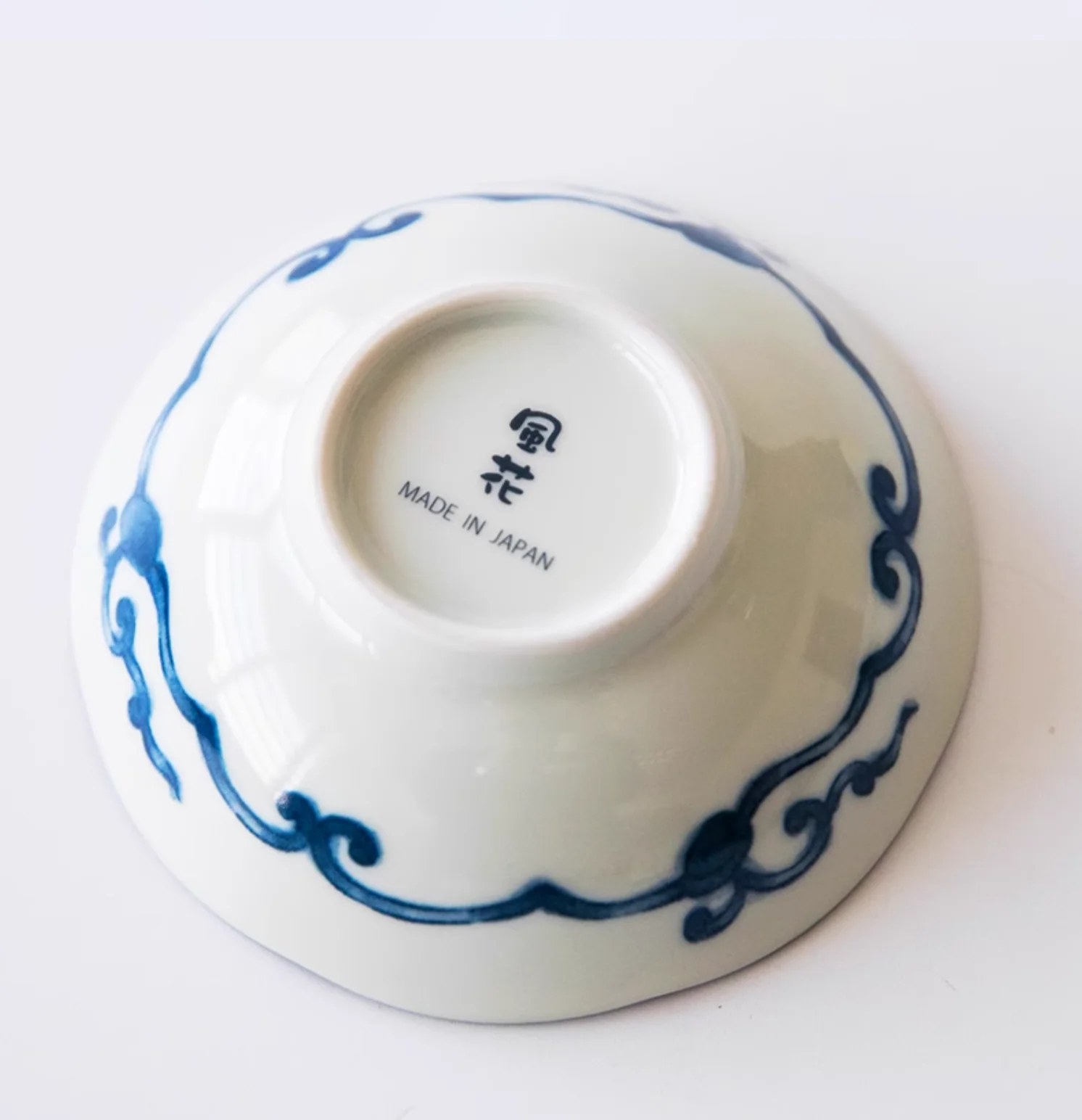Hasami Ware Ten-Thousand-Mile Dyed Vintage Floral Ceramic Plate Gift Set - Image 6