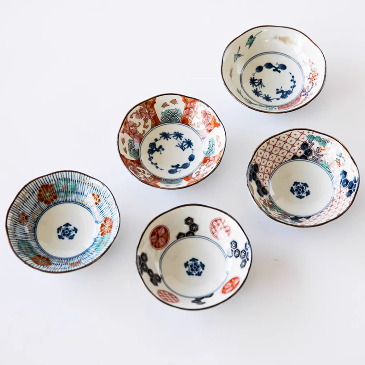 Hasami Ware Ten-Thousand-Mile Dyed Vintage Floral Ceramic Plate Gift Set - Image 7