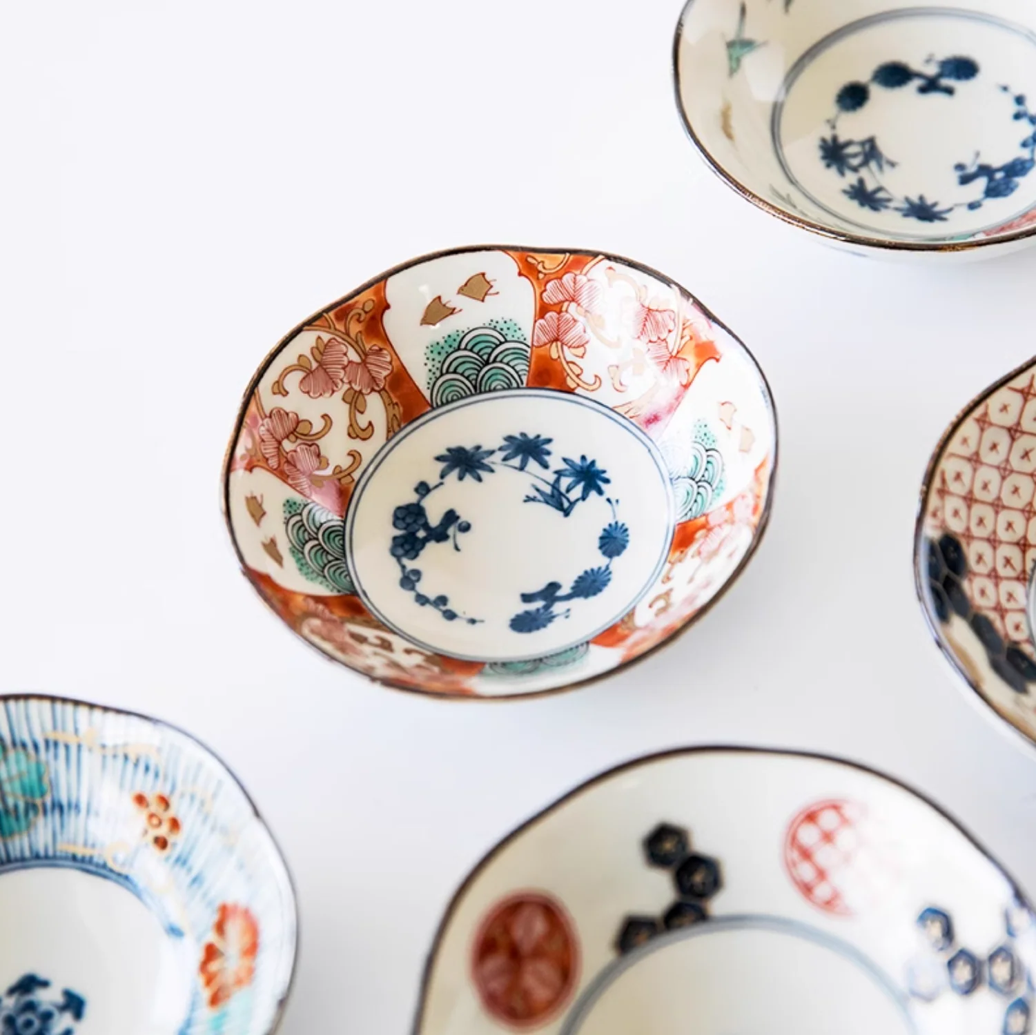 Hasami Ware Ten-Thousand-Mile Dyed Vintage Floral Ceramic Plate Gift Set - Image 8