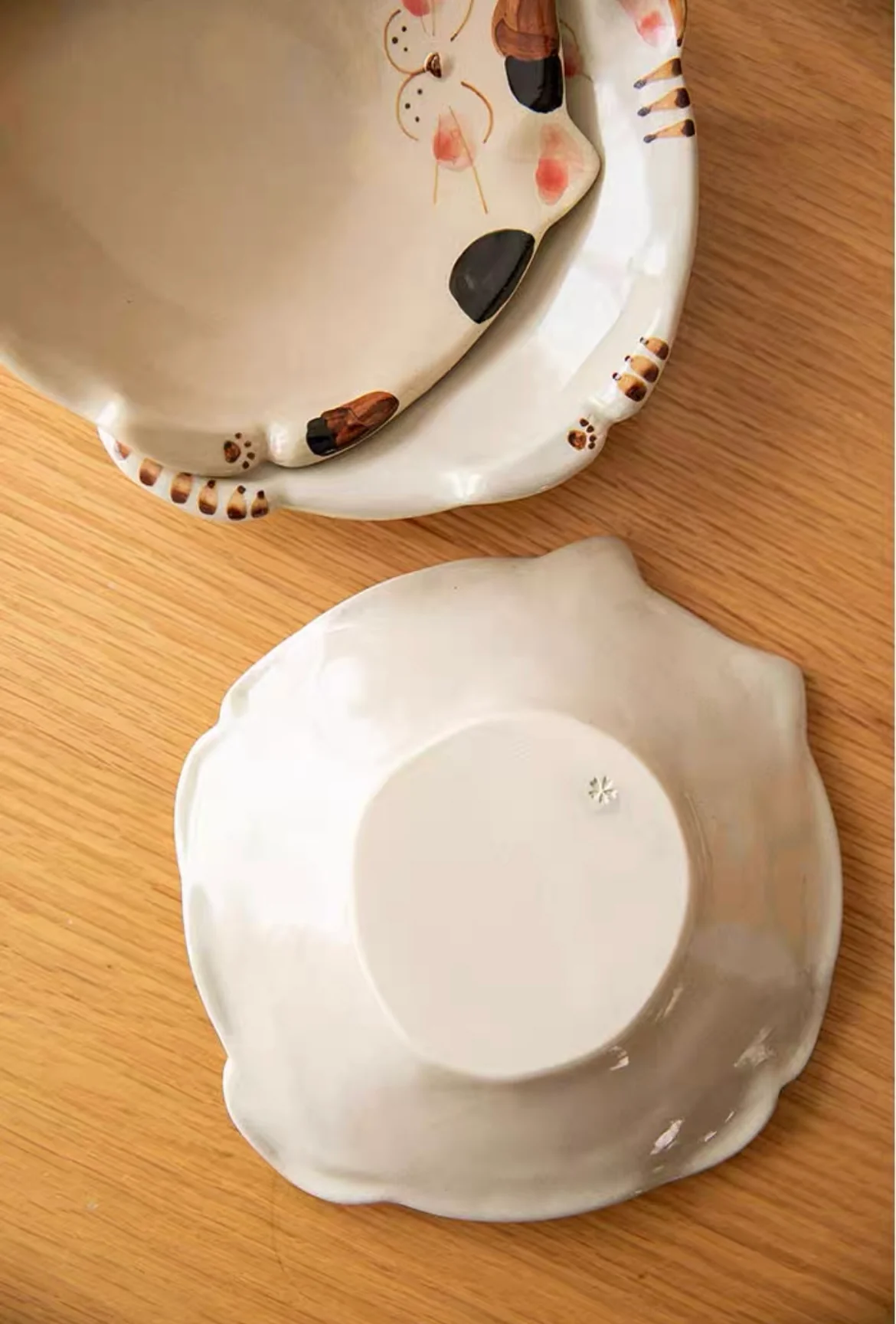 Hasami-Yaki Kikuyoshi Kiln Hand-Painted Lucky Cat Rustic Ceramic Plate - Image 16