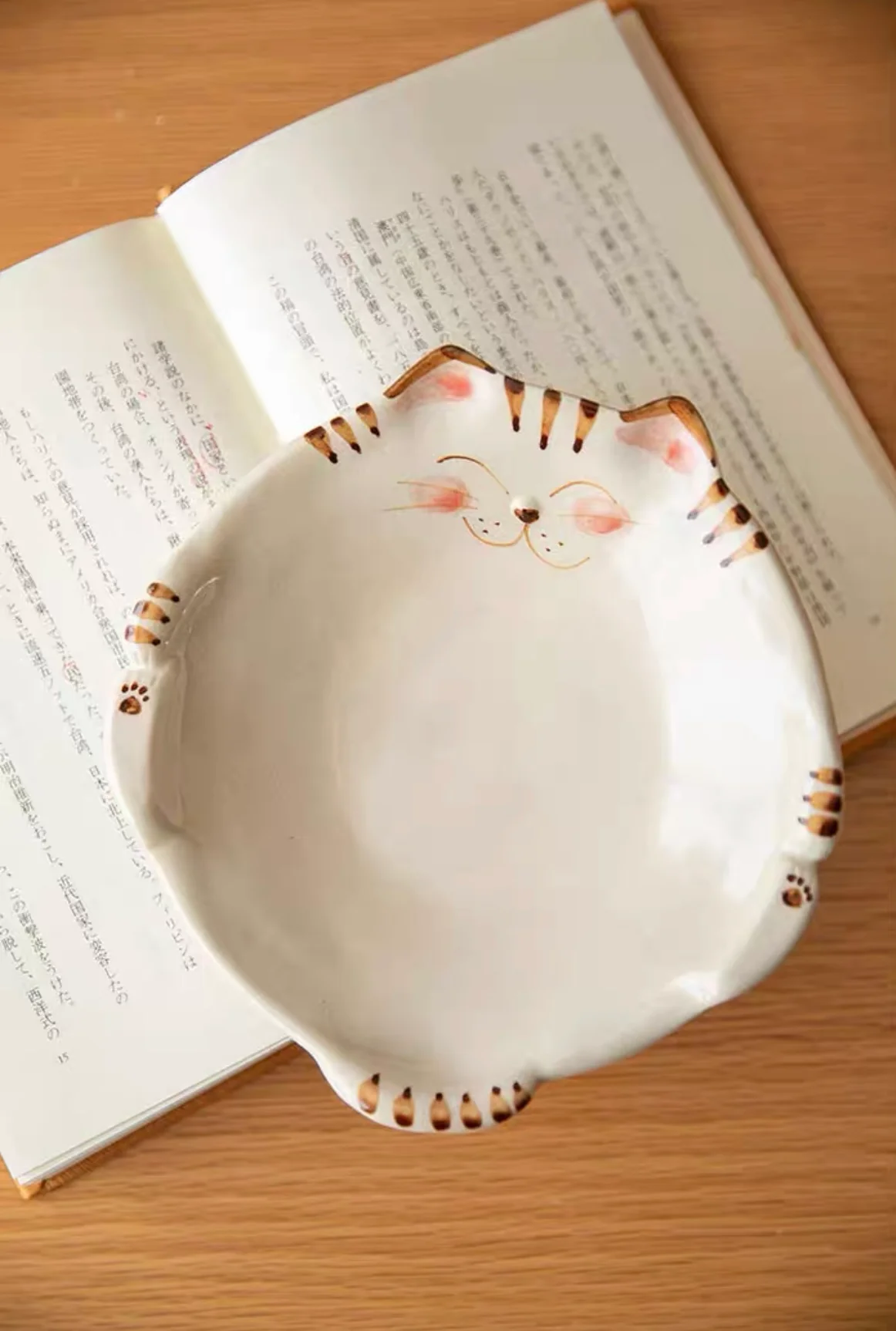 Hasami-Yaki Kikuyoshi Kiln Hand-Painted Lucky Cat Rustic Ceramic Plate - Image 5