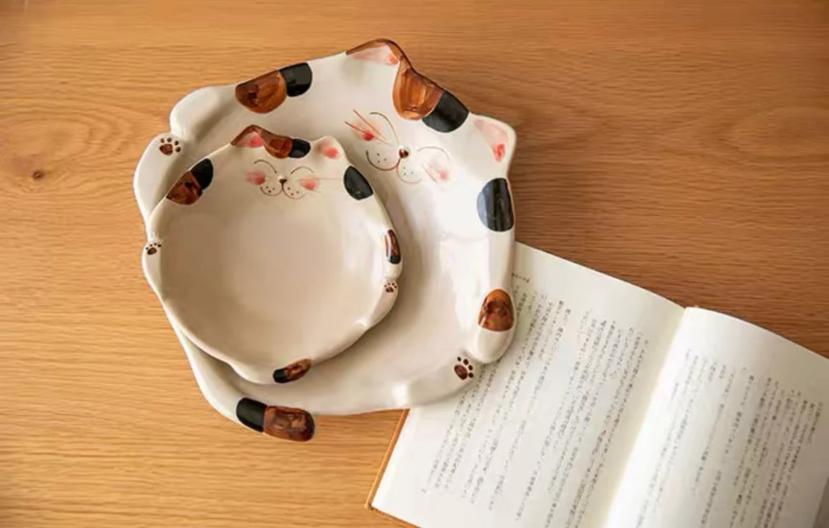 Hasami-Yaki Kikuyoshi Kiln Hand-Painted Lucky Cat Rustic Ceramic Plate - Image 7