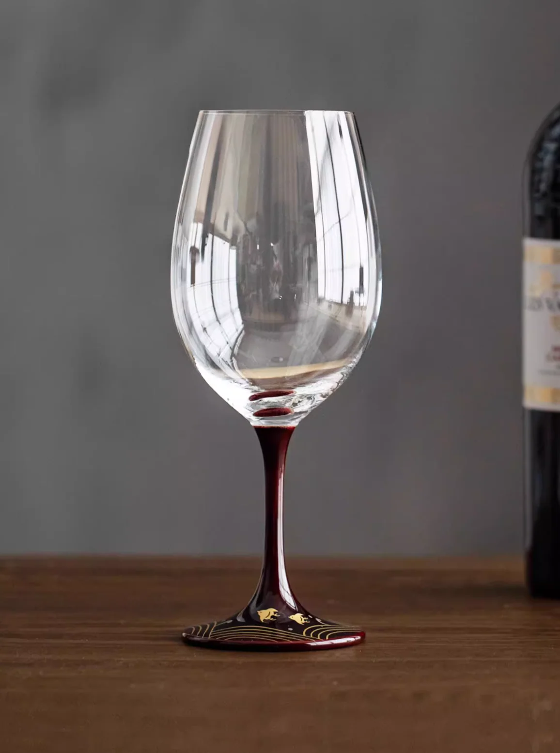 Kasane Handcrafted Lacquer Crystal Wine Glass - Image 10
