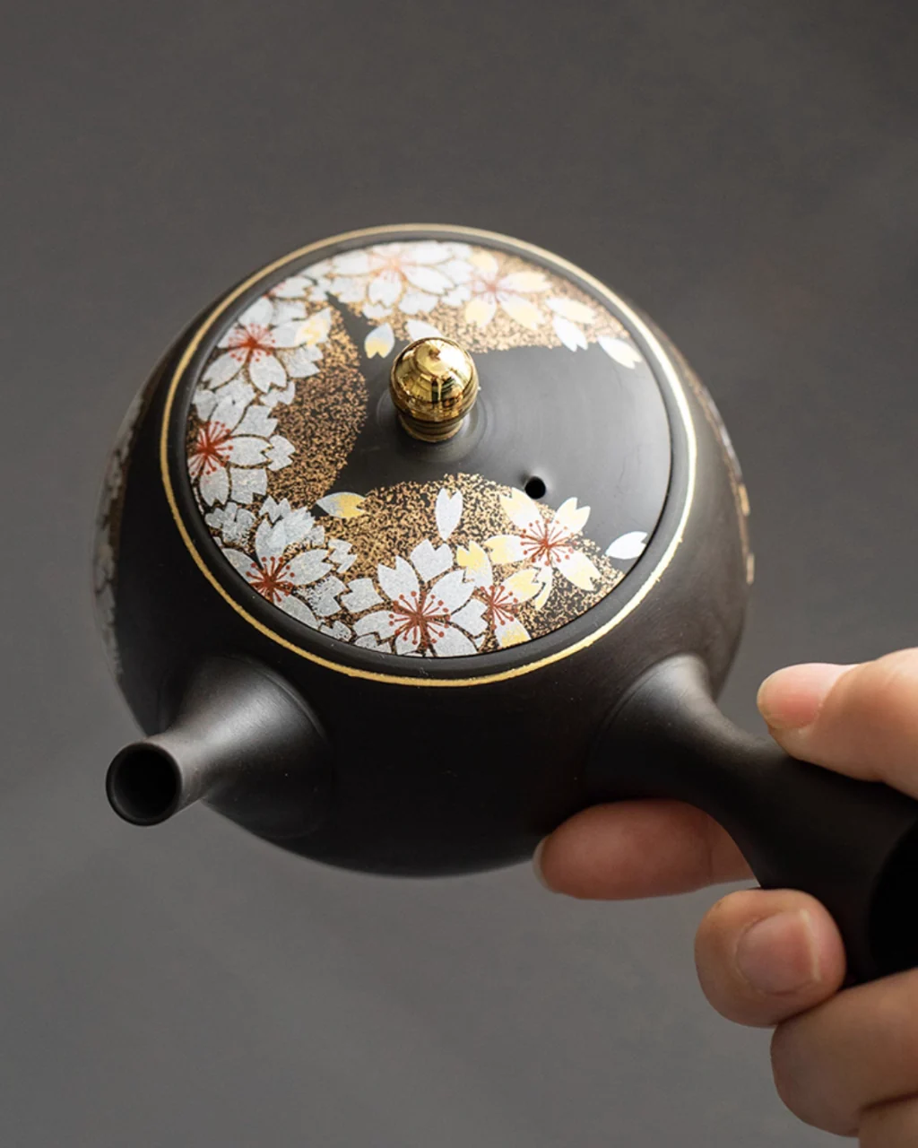 Kutani Ware Golden Sakura Teapot - Image 4