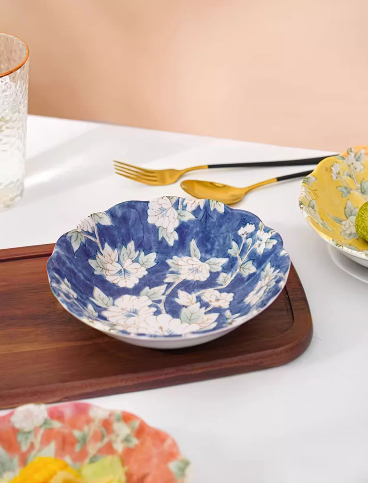 Mino Ware Hibiscus Flower Series Plate Gift Set - Image 11