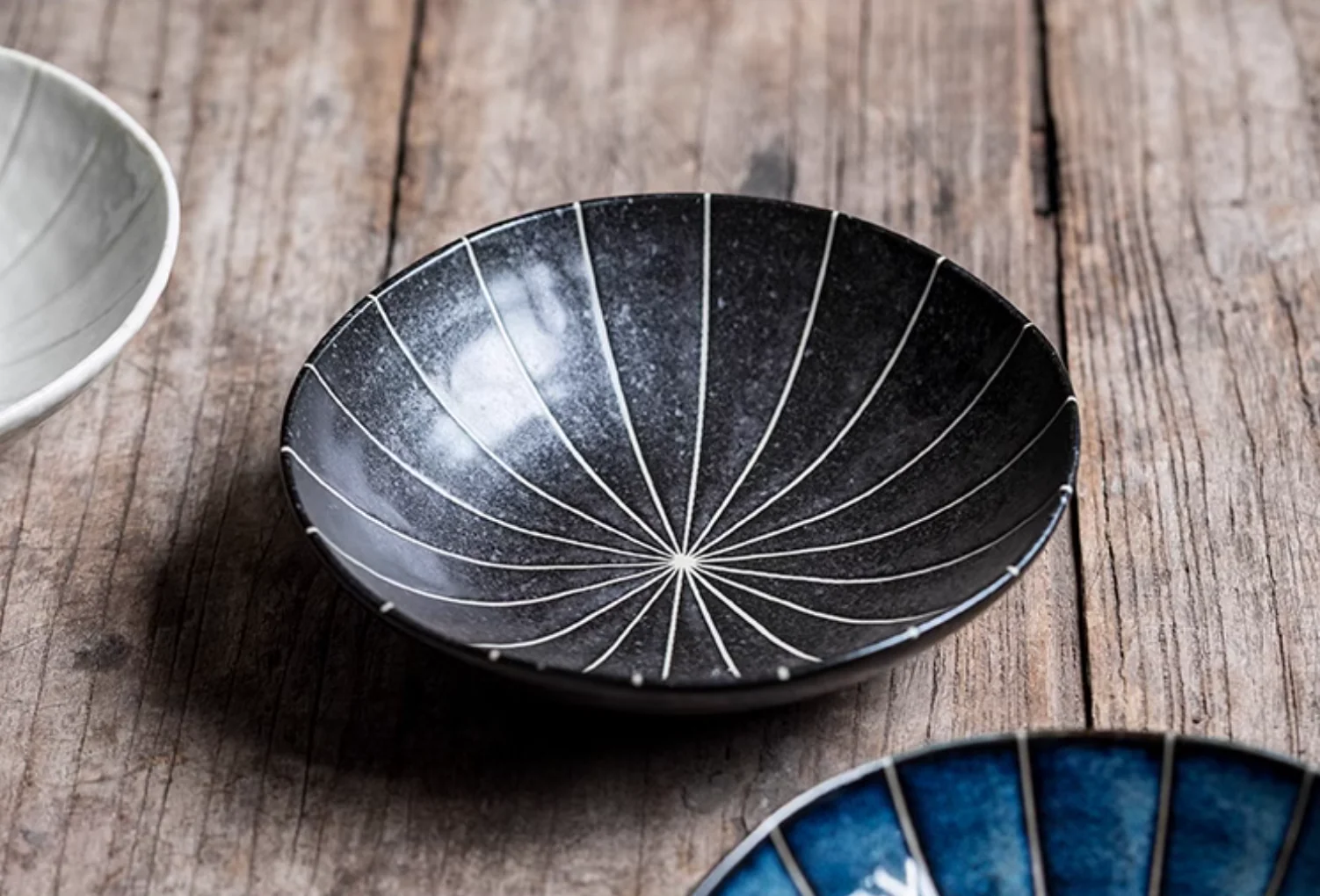 Mino Ware Underglaze Tokusa Plate - Image 6