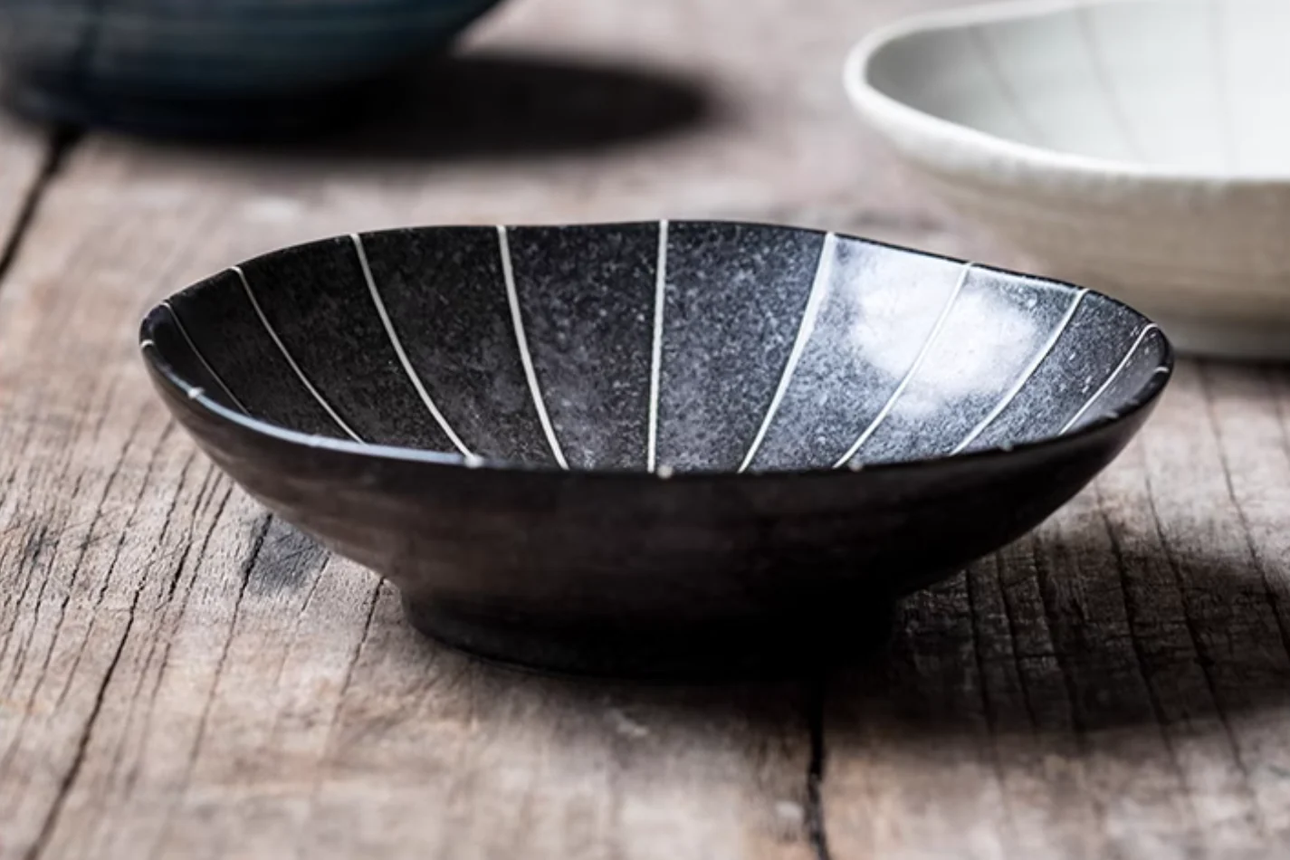 Mino Ware Underglaze Tokusa Plate - Image 8