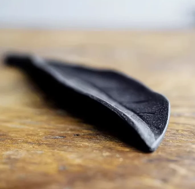 Nambu Tekki Cast Iron Incense Holder ā Rock & Leaf Design - Image 7