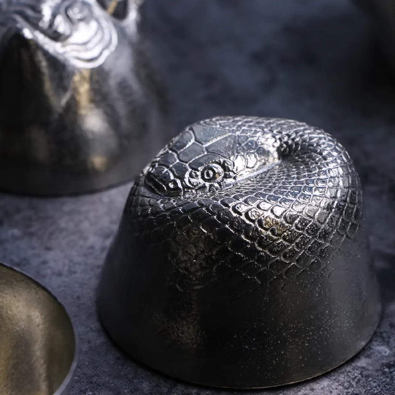 Nousaku Twelve Zodiac Pure Tin Sake Cup – Gold Leaf Edition - Image 10