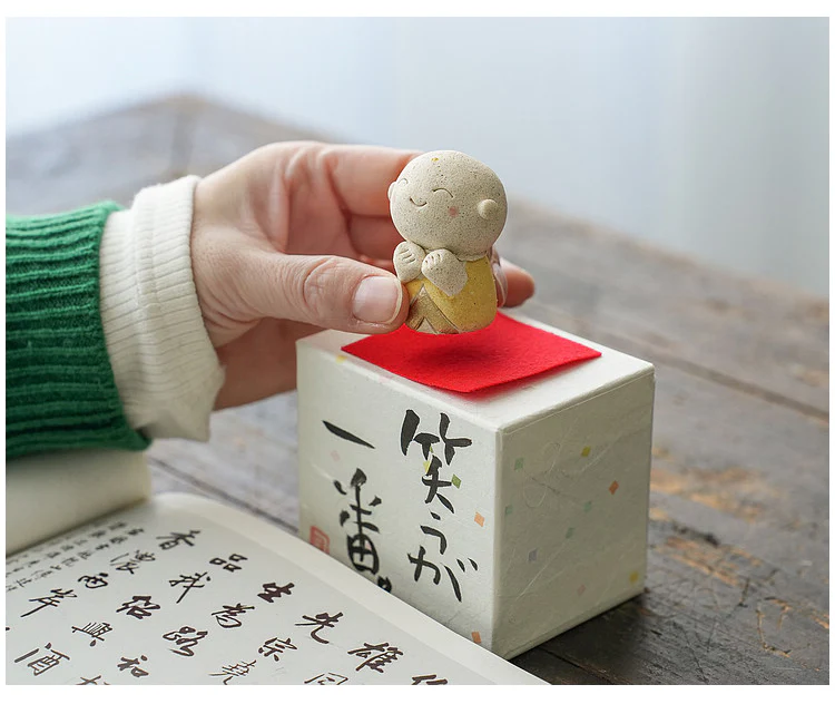 Seto Ware Handcrafted Jizo Bodhisattva – Zen-Inspired Desk Decoration - Image 3