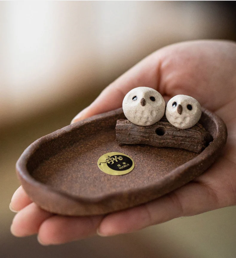 Shigaraki Ware Handmade Rustic Ceramic Owl Incense Holder - Image 3