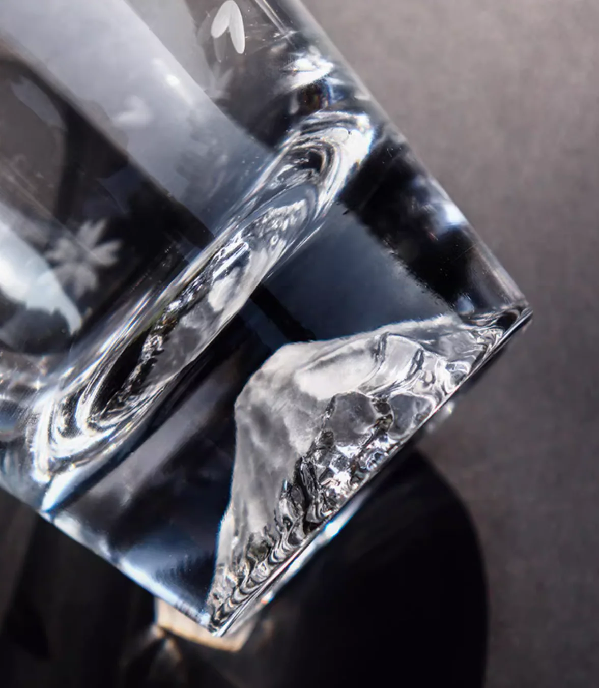 Tajima Glass Mount Fuji Whiskey Glass - Image 5
