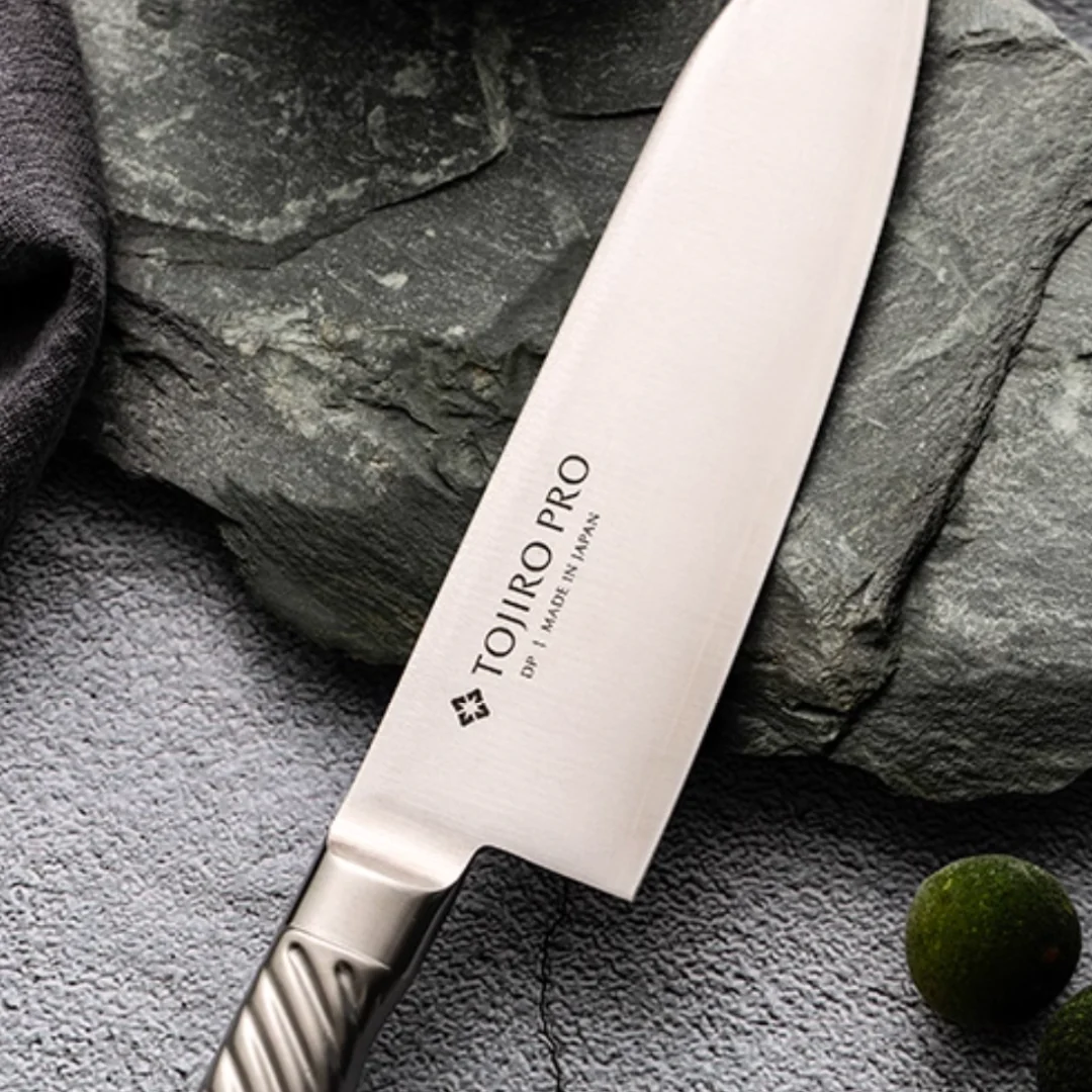Tojiro VG10 Sanjo Steel Santoku Knife – F895 - Image 4