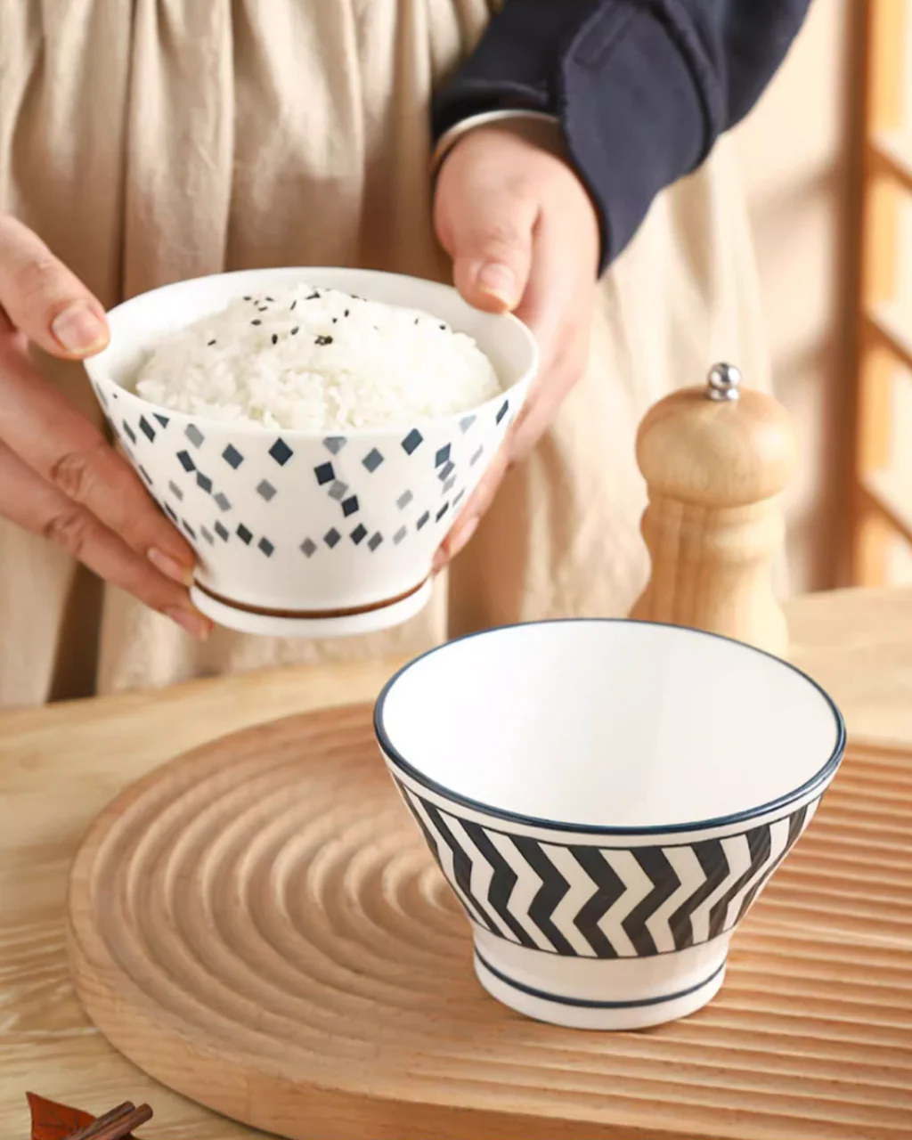 Yashin Underglaze Vintage Cone-Shaped Bowl Set - Image 9
